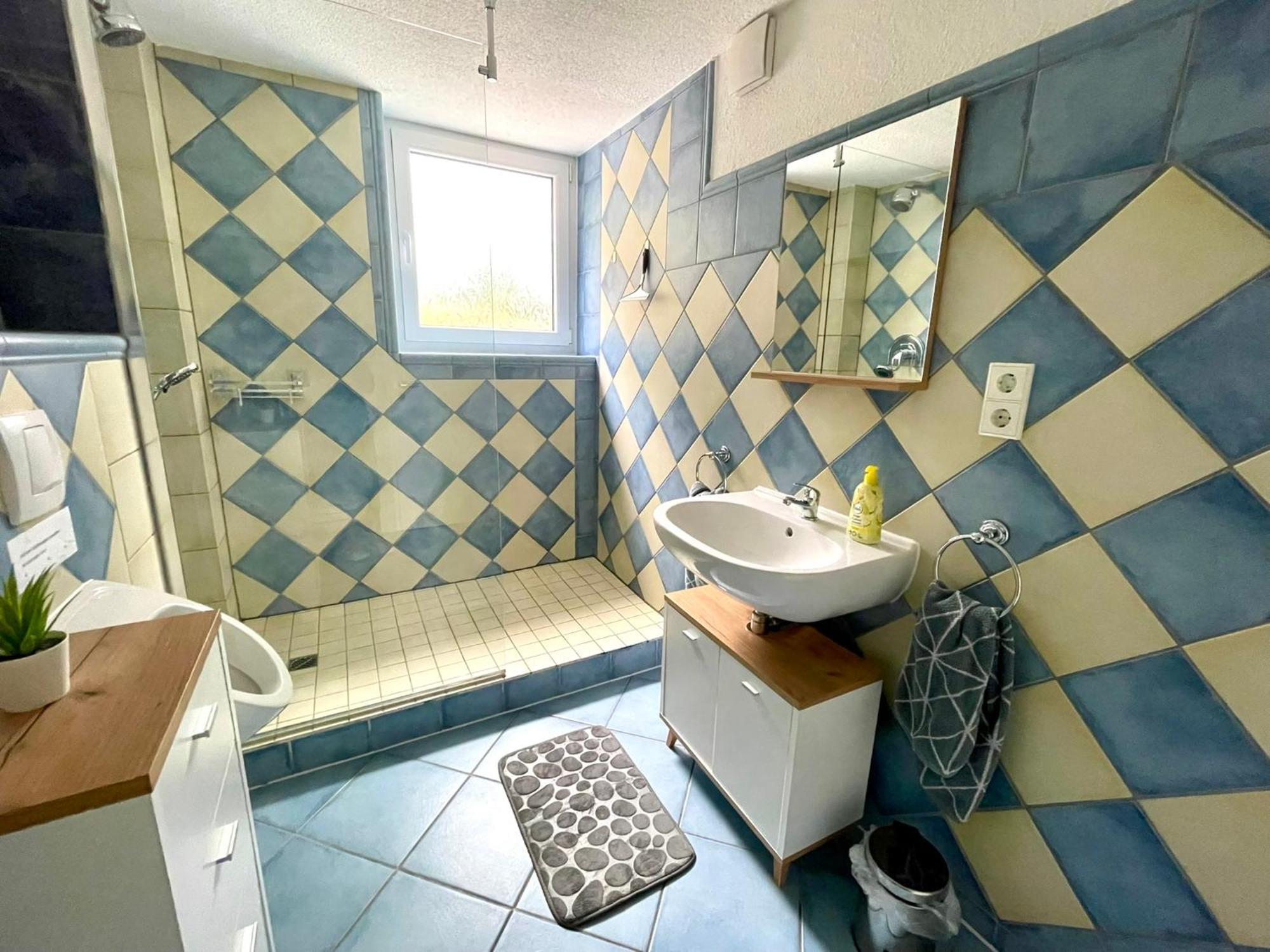 Kleine Auszeit Ferienwohnung Nahe Bosenbergklinik Mit Parkplatz, Haustiere Willkommen Sankt Wendel Esterno foto